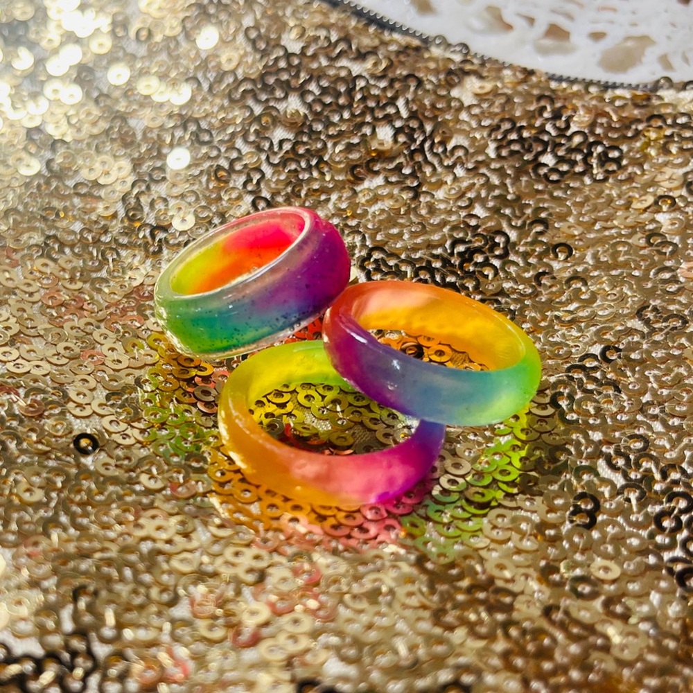 FlowerOfLifeDesignCo Rainbow Glow Ring